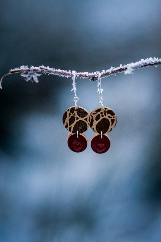 Light weight leather earrings "hearts"