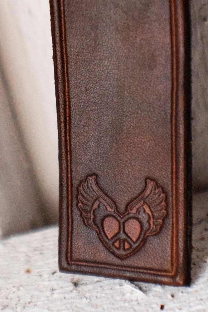 Bookmark "flying heart" dark brown