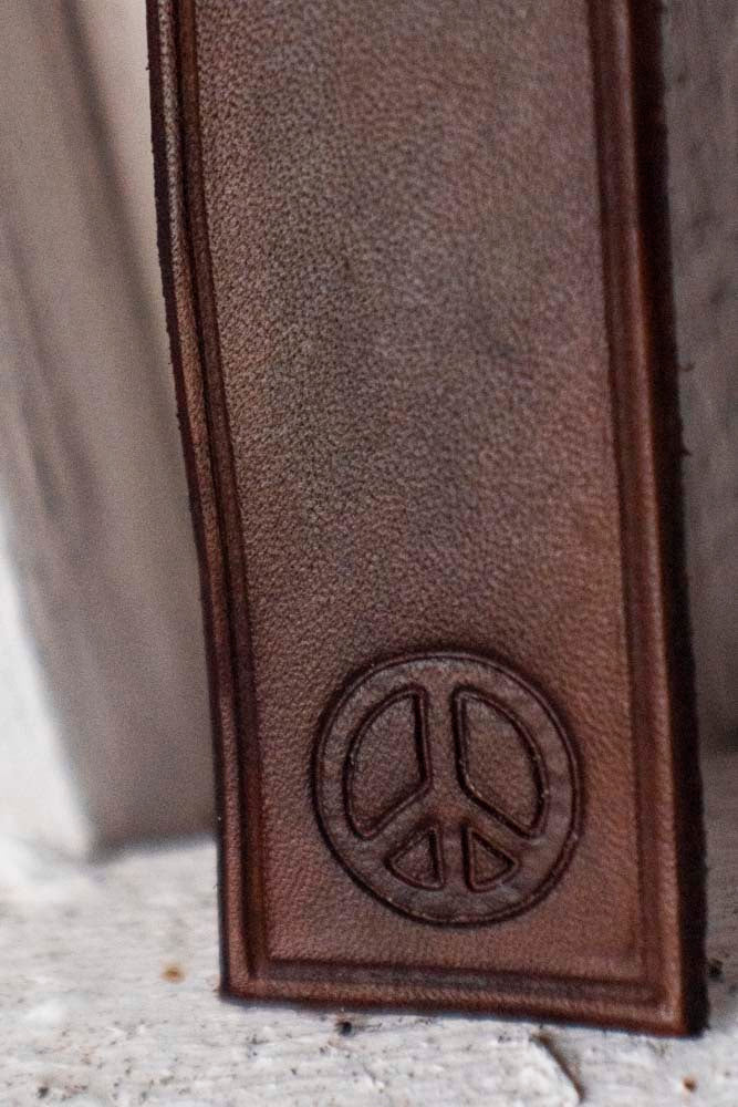 Bookmark "peace" dark brown